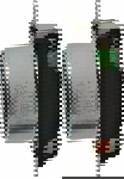 250 VDC, 600 VAC, 50 Amp, Self Grounding Receptacle